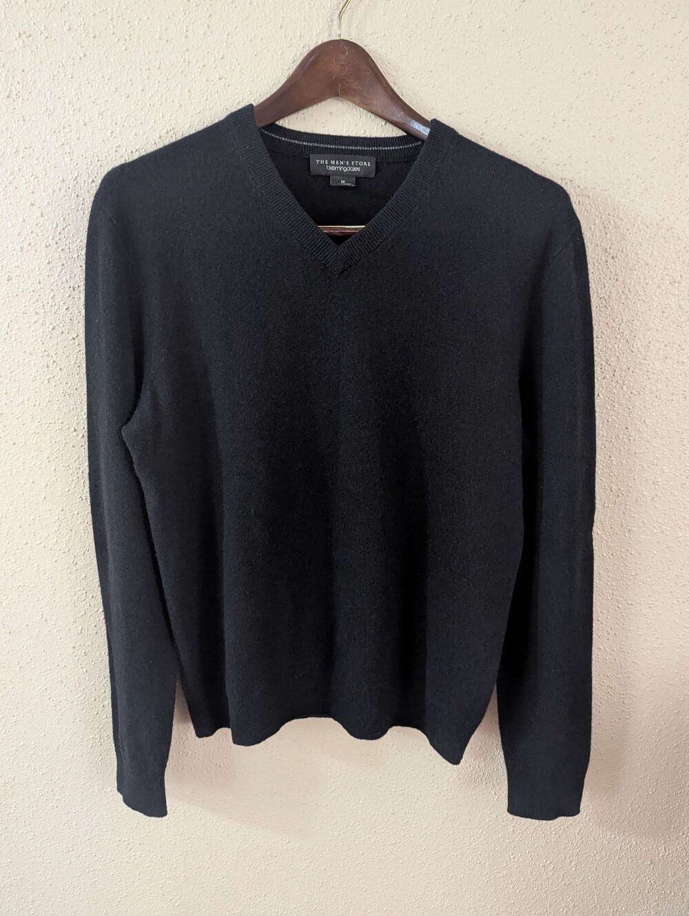 Men's Bloomingdale's Black V-Neck Sweater Size Medium 100% Cashmere